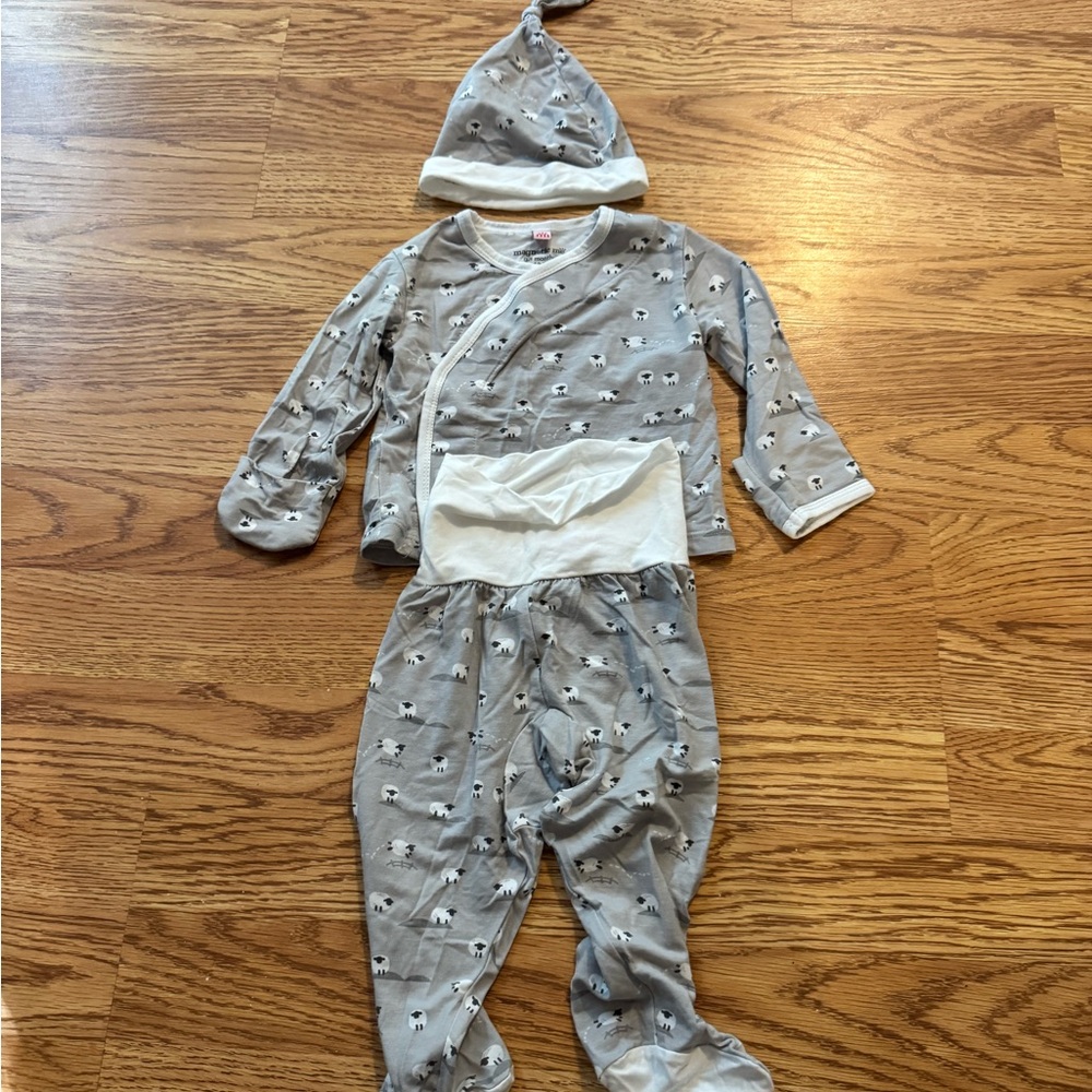Adorable Gray Baby Outfit with Hat